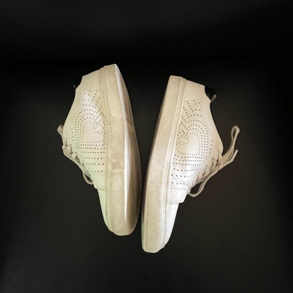 Kate Spade Ashlyn Heart White Sneakers with black accent Size 7M - Picture 2 of 5